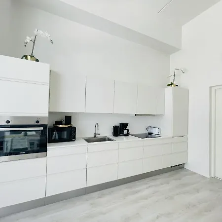 Aday - Harbor Groundfloor Own Entrance - شقة *