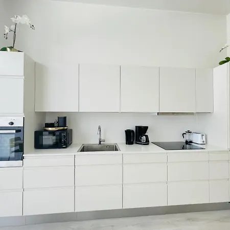 Aday - Harbor Groundfloor Own Entrance - شقة *