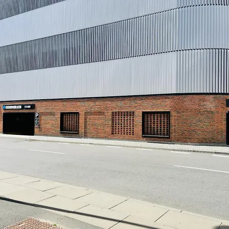 Aday - Harbor Groundfloor Own Entrance - *