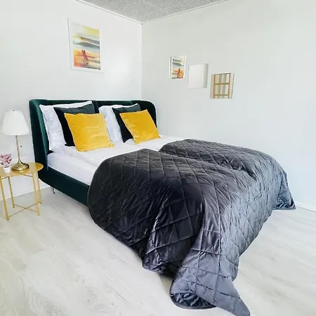 Aday - Harbor Groundfloor Own Entrance -