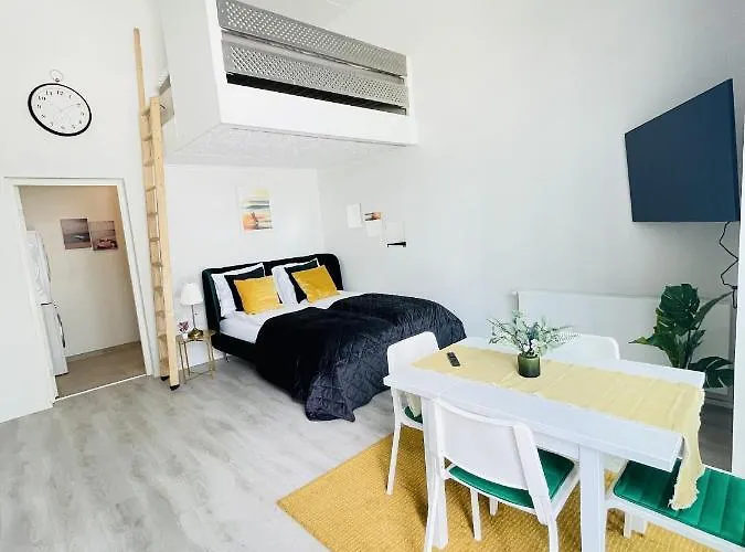 Aday - Harbor Groundfloor Own Entrance - Daire *